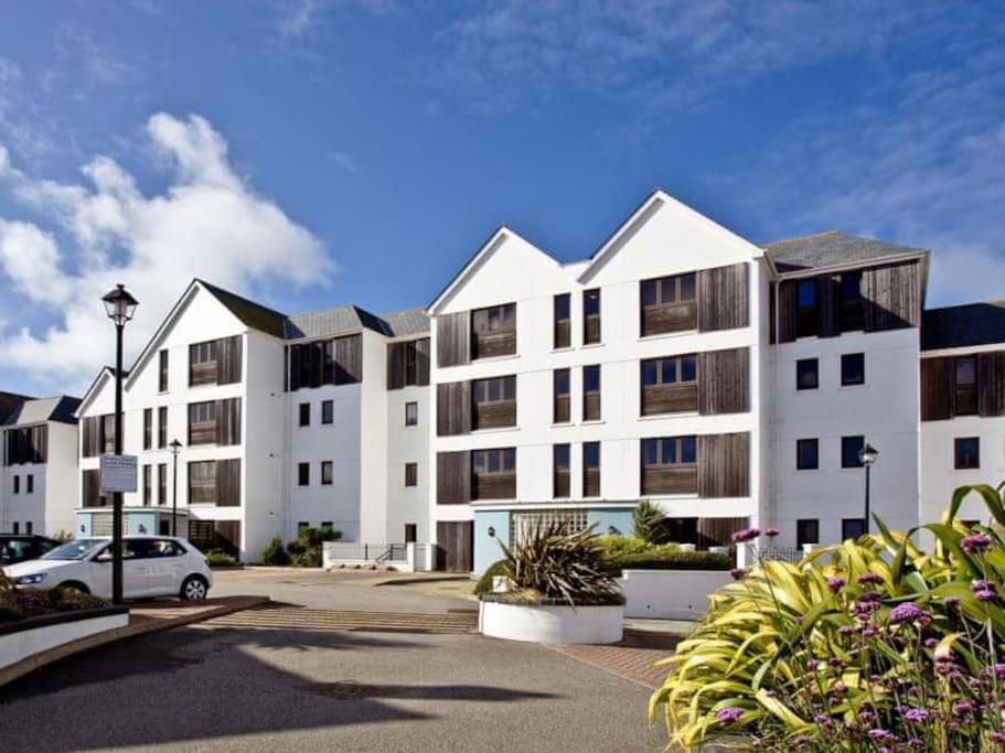 21 Bredon Court Overlooking Fistral Beach, Newquay Apartment